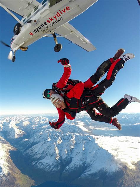 skydiving snowscene