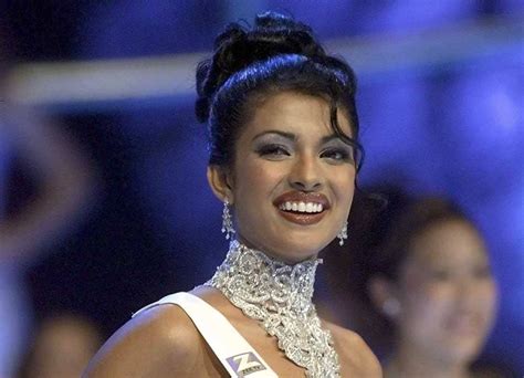 Dress Drama Priyanka Chopra S Sweaty Miss World Mishap