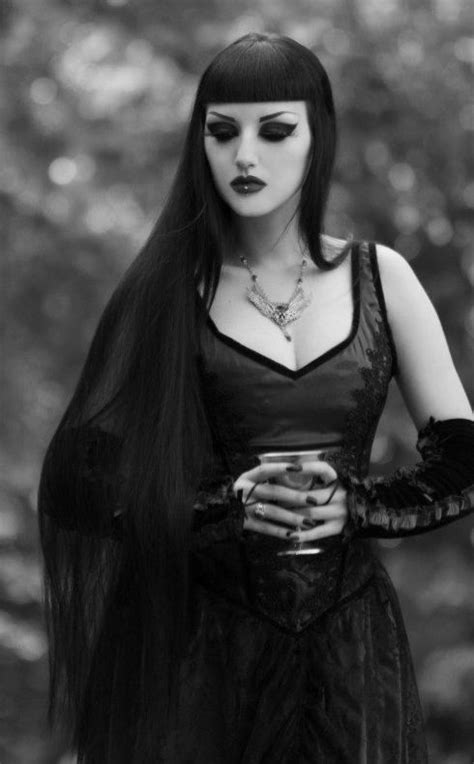 Pin By Greywolf On Goth Queens Gothic Girls Gothic Beauty Goth Beauty