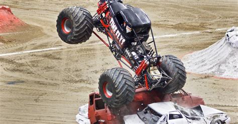 son uva digger crushes  double win  monster jam  vancouver georgia straight