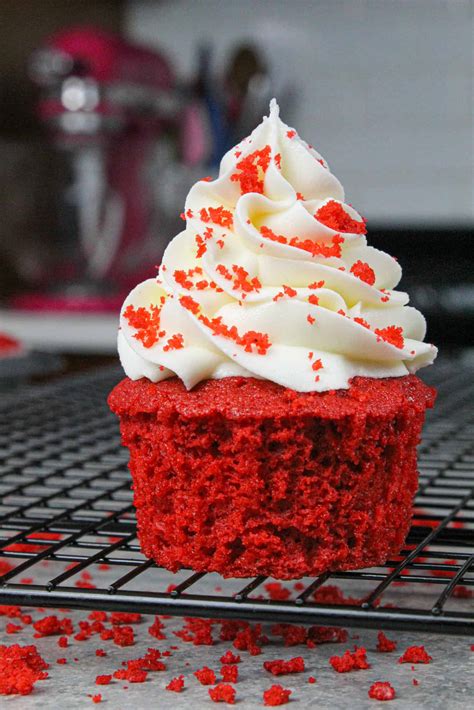 red velvet cupcakes  buttermilk easy  delicious recipe