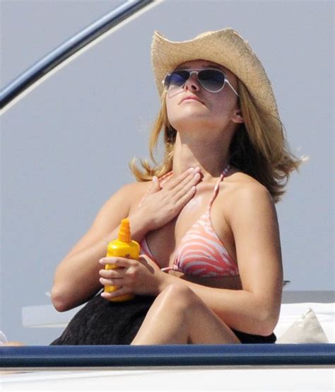 Hot Bikini Model Hayden Panettiere In Bikini In Yacht Candids Cannes