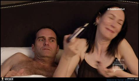 naked jill kargman in odd mom out