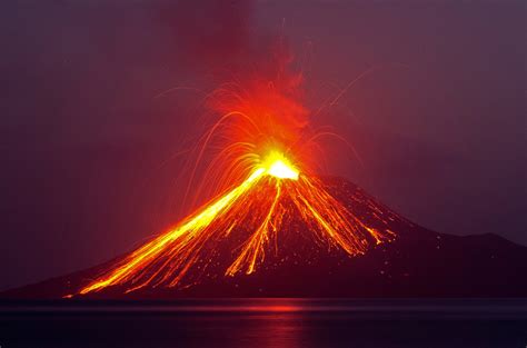 geopolitics    volcano erupts gefira