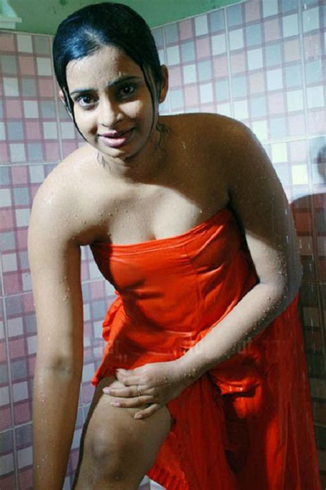 Indian Beauties Udayathara Taking Bath