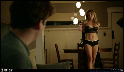 tv nudity report shameless girls and the americans