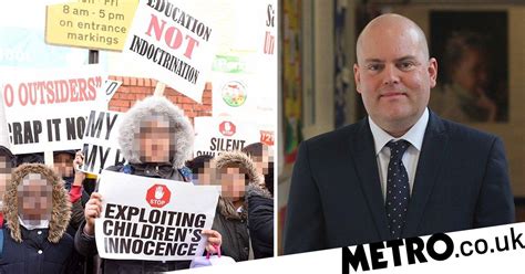 Gay Teacher Who Sparked Muslim Protests Gets Backing From Ofsted