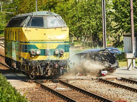 infrabel laat impact van treinbotsing zien door crashtest treinenweb