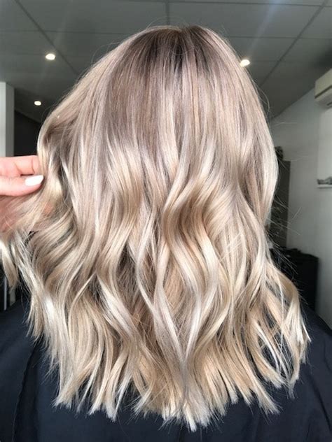 Champagne Bronde Blends Summer And Fall Hair Color