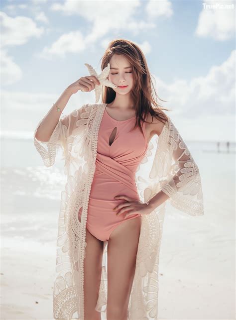 Jin Si Hyun Model Korea With Sexy Swimsuit In The Beach