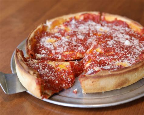 chicago style pizza guide  deep dish    deep dish
