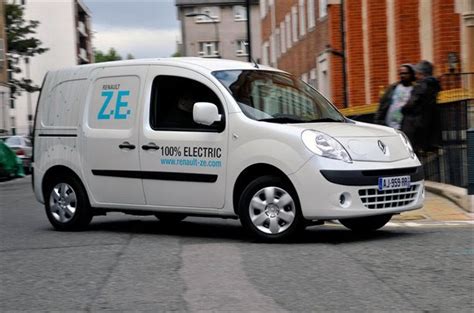 renault announces  uk order  electric kangoo van electric vehicle news