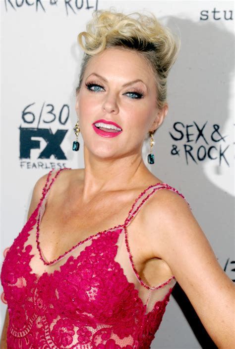 elaine hendrix at sex and drugs and rock and roll season 2