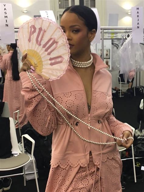 Pin By C Pretlow On A True Baddie Rihanna Fashion Rihanna Style