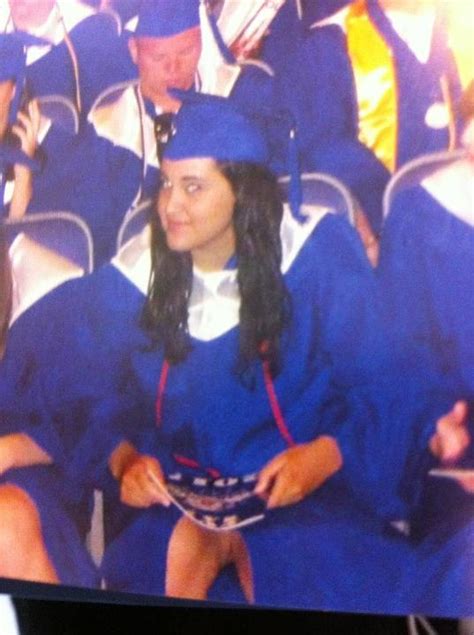 Girl Exposes Her Crotch In Yearbook Photo Article In