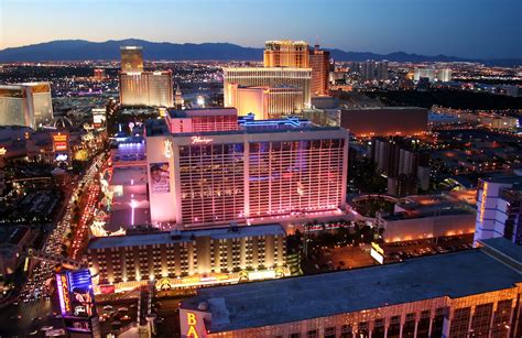 Best Hotels In Las Vegas Flamingo Las Vegas Review 2021