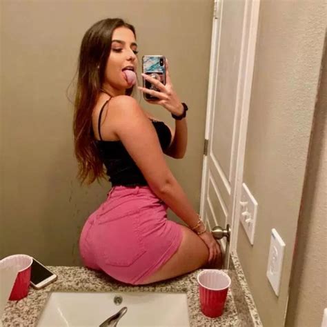Hot Girls With Tongues Out 28 Pics