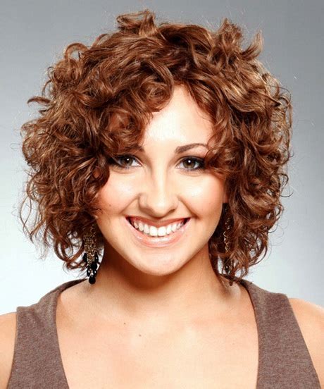 Hairstyles For Curly Hair And Round Faces