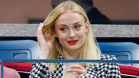 Sophie Turner Wasn T Allowed To Wash Her Hair While
