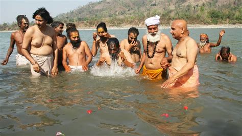 nude indian women bathing river xxx pics