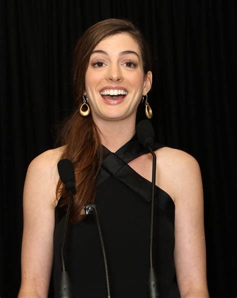 anne hathaway at gay and lesbian center benefit gala in