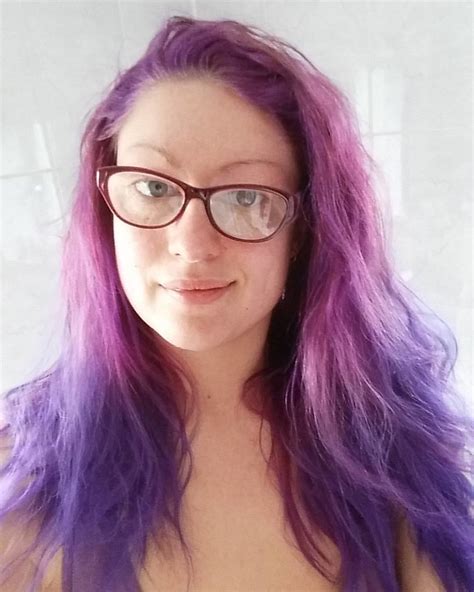 💜 my purple hair and glasses 😍 purplehair purplefaye