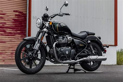 royal enfield super meteor  unveiled  eicma  royal enfield