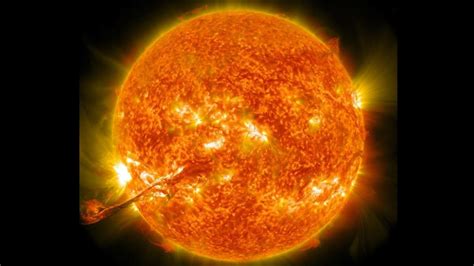 Nasa Shares Breathtaking Image Of The Sun In The Midst Of A Solar Flare