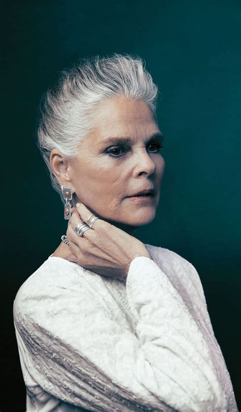 ali mcgraw   ageless beauty ali macgraw white hair color