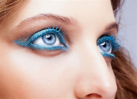 blue mascara  ways    blue eyes pop