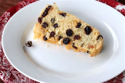 traditional spotted dick english steamed currant pudding