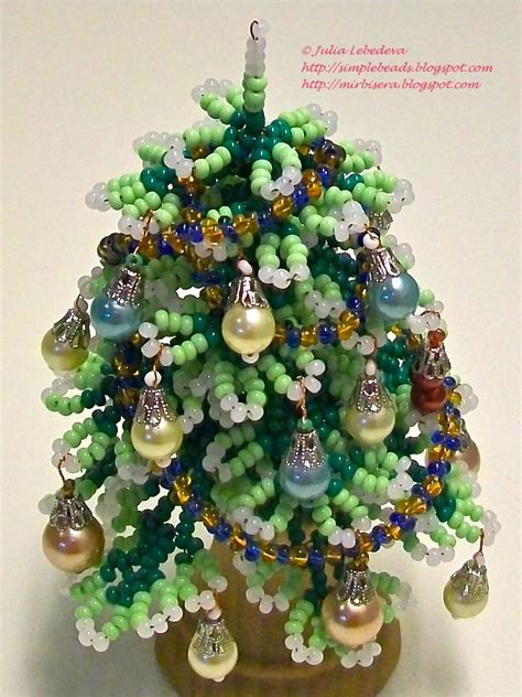 beading    beginners decorated christmas tree