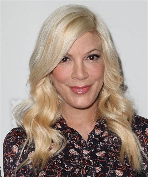 Tori Spelling Short Hair 90210 Tori Spelling Hairstyles Hair Cuts