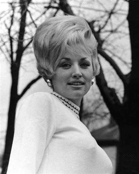 Dolly Parton Hairstyles 39 Photos For Your Inspiration
