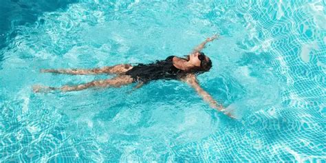 10 Manfaat Berenang Secara Rutin Tubuh Sehat Dan Bugar