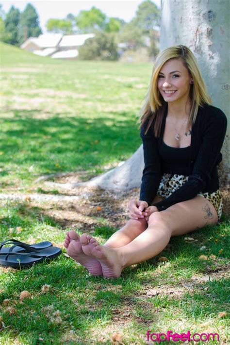 Cute Barefoot Girl In The Park Feet File Feet Porn Pics Foot