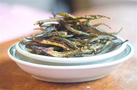 baked okra chips