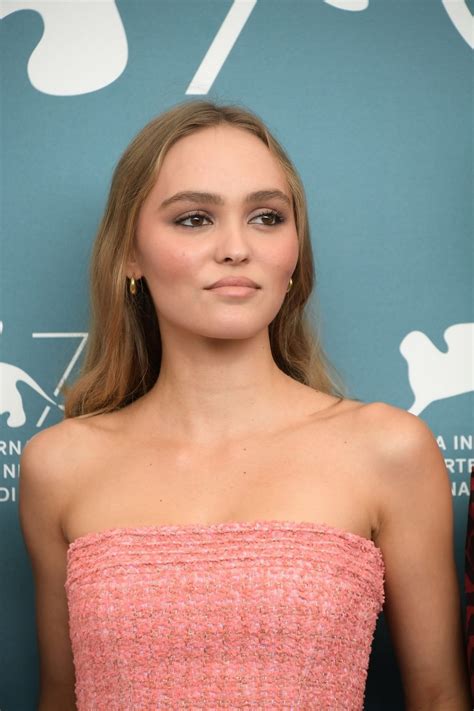 lily rose depp sexy pictures braless the fappening tv