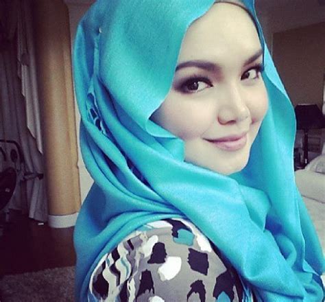 siti nurhaliza rightly the no 1 singer in malaysia♥ wanita cantik kecantikan