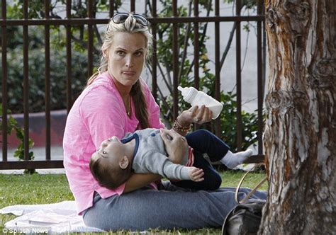 Make Up Free Molly Sims Takes Her Son Brooks Out For A Day At The Park