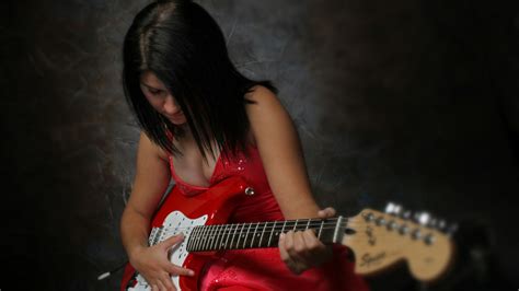 free download guitar playing girls 2 beautiful girl wallpapers