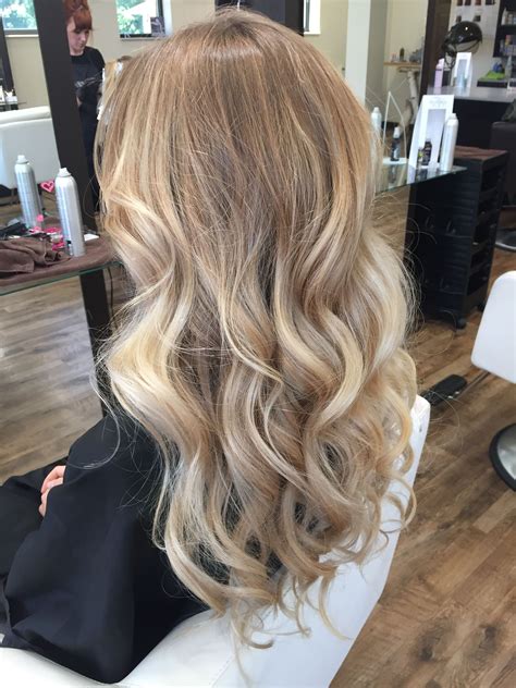 Pin By Ivy Warnell On Hair ♥︎ In 2020 Blonde Hair Looks