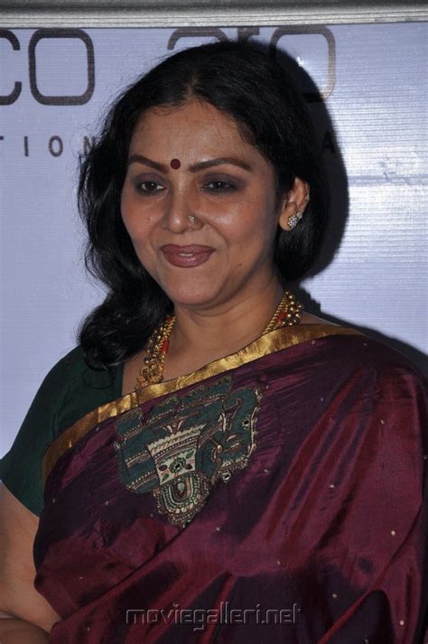 Tamil Actress Fathima Babu Hot Saree Stills Photos Gallery