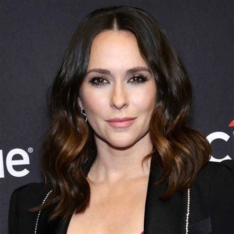 jennifer love hewitt is unrecognizable after fall ready hair
