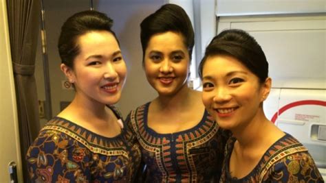 A Former Singapore Airlines Flight Attendant Tells All In