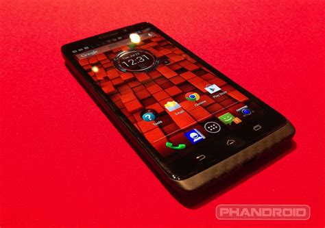 verizon announces the motorola droid maxx features 48 hours of battery