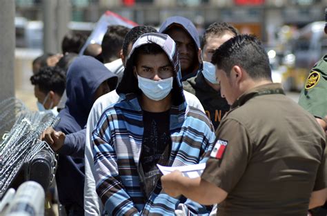 california judge restores nationwide block on trump administration s asylum ban the japan times
