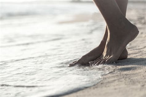 배경 화면 야외 여성 모래 다리 바닷가 피트 여자 구두 웨이브 신발류 인간의 몸 1920x1280
