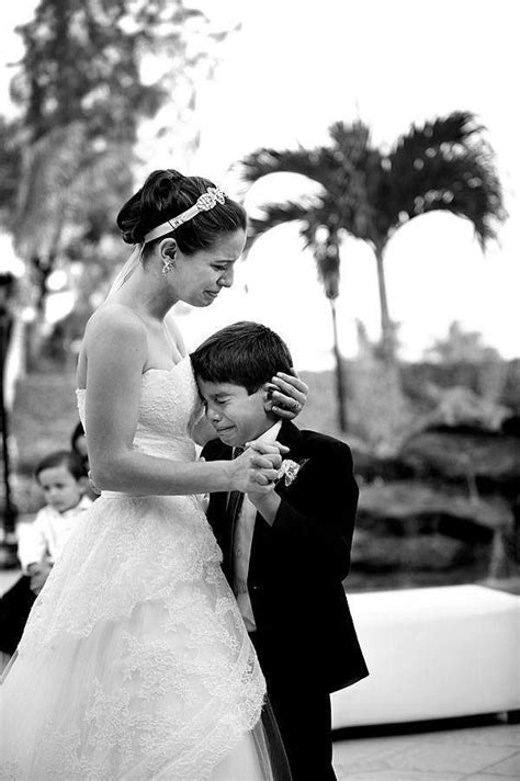17 Wedding Photos That Perfectly Capture Sibling Love Wedding Photos