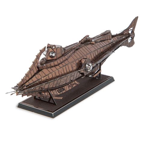 nautilus submarine metal earth  model kit    dis